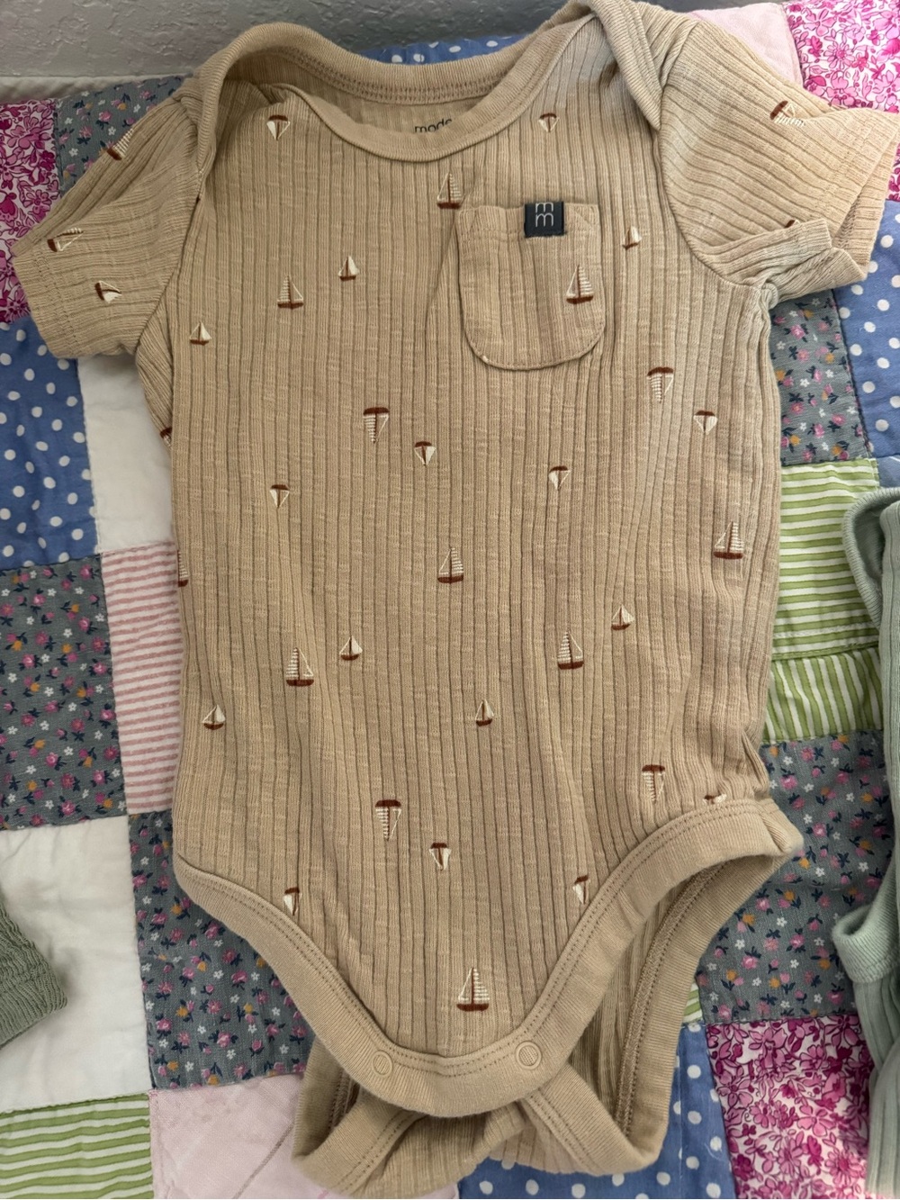 Neutral Bundle - Picture 2 of 3